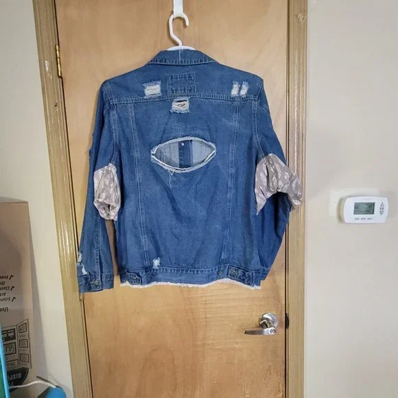 Between Us 3x Jean Jacket Distressed - Picture 2 of 6